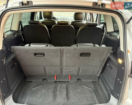 Серый Форд С-Макс, объемом двигателя 2 л и пробегом 254 тыс. км за 8899 $, фото 42 на Automoto.ua