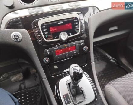 Серый Форд С-Макс, объемом двигателя 2 л и пробегом 207 тыс. км за 10490 $, фото 11 на Automoto.ua