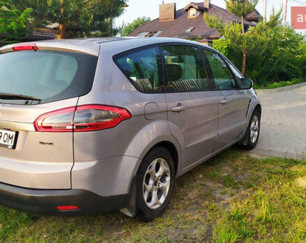 Серый Форд С-Макс, объемом двигателя 2 л и пробегом 152 тыс. км за 12550 $, фото 2 на Automoto.ua