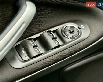 Серый Форд С-Макс, объемом двигателя 2 л и пробегом 330 тыс. км за 11450 $, фото 24 на Automoto.ua