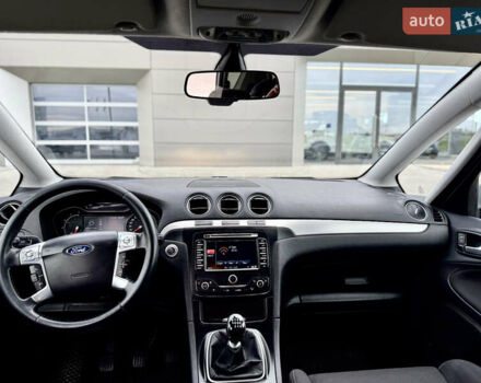 Серый Форд С-Макс, объемом двигателя 2 л и пробегом 330 тыс. км за 11450 $, фото 45 на Automoto.ua