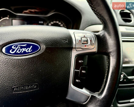 Серый Форд С-Макс, объемом двигателя 2 л и пробегом 330 тыс. км за 11450 $, фото 30 на Automoto.ua