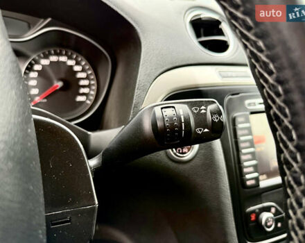 Серый Форд С-Макс, объемом двигателя 2 л и пробегом 330 тыс. км за 11450 $, фото 32 на Automoto.ua