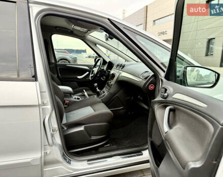 Серый Форд С-Макс, объемом двигателя 2 л и пробегом 330 тыс. км за 11450 $, фото 49 на Automoto.ua