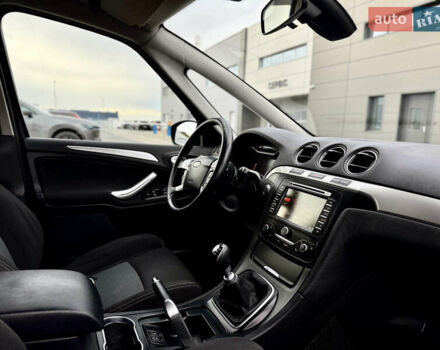 Серый Форд С-Макс, объемом двигателя 2 л и пробегом 330 тыс. км за 11450 $, фото 50 на Automoto.ua