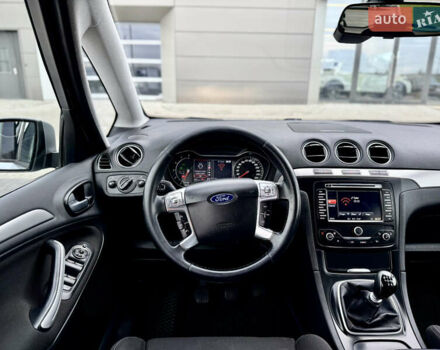 Серый Форд С-Макс, объемом двигателя 2 л и пробегом 330 тыс. км за 11450 $, фото 46 на Automoto.ua