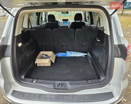 Сірий Форд С-Макс, об'ємом двигуна 2 л та пробігом 158 тис. км за 13990 $, фото 14 на Automoto.ua