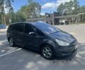 Сірий Форд С-Макс, об'ємом двигуна 2 л та пробігом 390 тис. км за 4982 $, фото 1 на Automoto.ua