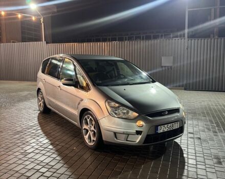 Серый Форд С-Макс, объемом двигателя 2 л и пробегом 230 тыс. км за 3900 $, фото 1 на Automoto.ua