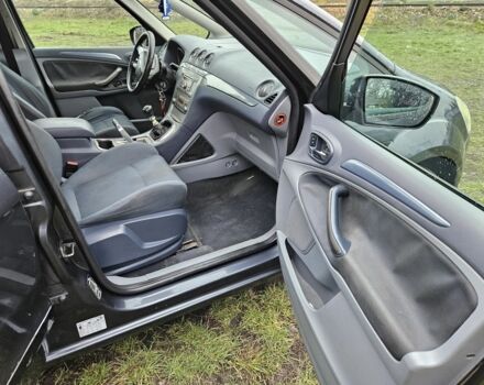 Серый Форд С-Макс, объемом двигателя 1.8 л и пробегом 346 тыс. км за 2400 $, фото 8 на Automoto.ua