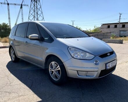 Форд С-Макс 2008 в Николаеве на Automoto.ua Серый Форд С-Макс, объемом двигателя 2 л и пробегом 400 тыс. км за 6000 $, фото 1 на Automoto.ua