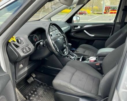 Серый Форд С-Макс, объемом двигателя 2 л и пробегом 175 тыс. км за 9000 $, фото 5 на Automoto.ua