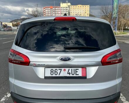 Серый Форд С-Макс, объемом двигателя 2 л и пробегом 175 тыс. км за 9000 $, фото 3 на Automoto.ua