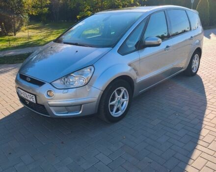 Серый Форд С-Макс, объемом двигателя 2 л и пробегом 290 тыс. км за 6700 $, фото 1 на Automoto.ua