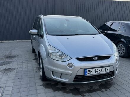 Сірий Форд С-Макс, об'ємом двигуна 2 л та пробігом 317 тис. км за 5500 $, фото 1 на Automoto.ua