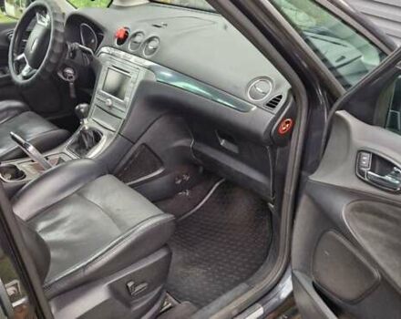 Серый Форд С-Макс, объемом двигателя 2 л и пробегом 345 тыс. км за 6200 $, фото 1 на Automoto.ua