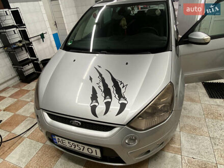 Форд С-Макс 2006 в Днепре (Днепропетровске) на Automoto.ua Серый Форд С-Макс, объемом двигателя 2 л и пробегом 390 тыс. км за 6500 $, фото 1 на Automoto.ua