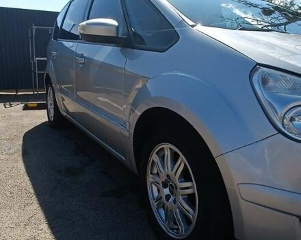 Серый Форд С-Макс, объемом двигателя 1.8 л и пробегом 258 тыс. км за 6100 $, фото 1 на Automoto.ua