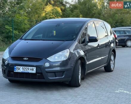 Сірий Форд С-Макс, об'ємом двигуна 2 л та пробігом 298 тис. км за 5500 $, фото 1 на Automoto.ua