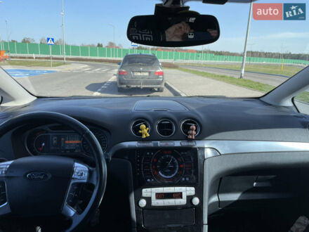 Серый Форд С-Макс, объемом двигателя 1.8 л и пробегом 275 тыс. км за 6000 $, фото 1 на Automoto.ua