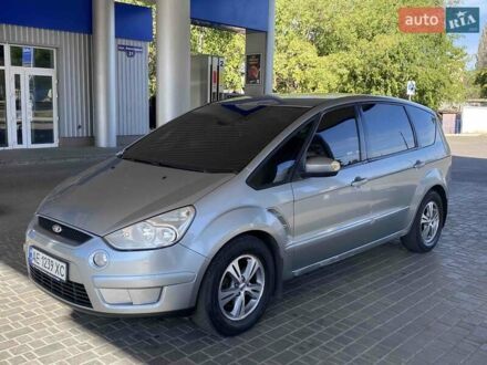Сірий Форд С-Макс, об'ємом двигуна 2 л та пробігом 432 тис. км за 5999 $, фото 1 на Automoto.ua