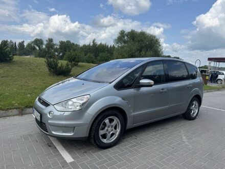 Форд С-Макс 2008 в Киеве на Automoto.ua Серый Форд С-Макс, объемом двигателя 2 л и пробегом 238 тыс. км за 5232 $, фото 1 на Automoto.ua
