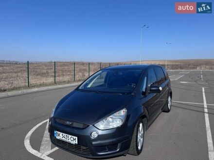 Серый Форд С-Макс, объемом двигателя 2 л и пробегом 331 тыс. км за 7500 $, фото 1 на Automoto.ua