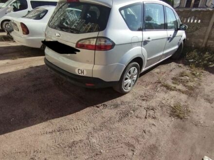 Серый Форд С-Макс, объемом двигателя 2 л и пробегом 200 тыс. км за 7000 $, фото 1 на Automoto.ua