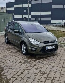 Серый Форд С-Макс, объемом двигателя 2 л и пробегом 219 тыс. км за 8500 $, фото 1 на Automoto.ua