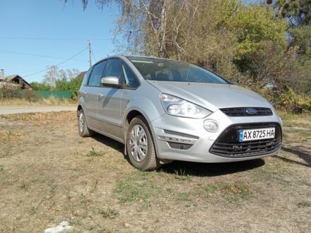 Серый Форд С-Макс, объемом двигателя 1.6 л и пробегом 255 тыс. км за 8652 $, фото 1 на Automoto.ua