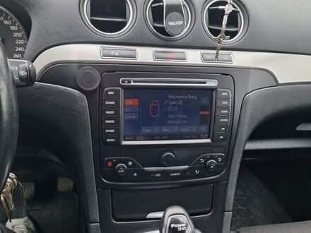 Сірий Форд С-Макс, об'ємом двигуна 2 л та пробігом 221 тис. км за 8999 $, фото 1 на Automoto.ua