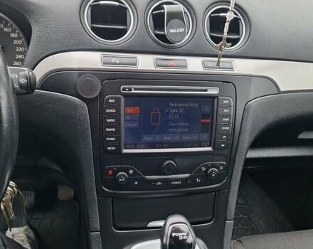 Сірий Форд С-Макс, об'ємом двигуна 2 л та пробігом 221 тис. км за 8999 $, фото 1 на Automoto.ua