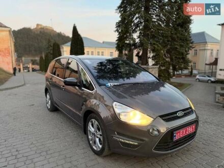 Форд С-Макс 2012 в Кременце на Automoto.ua Серый Форд С-Макс, объемом двигателя 2 л и пробегом 250 тыс. км за 8900 $, фото 1 на Automoto.ua