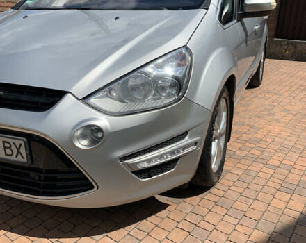Сірий Форд С-Макс, об'ємом двигуна 2 л та пробігом 228 тис. км за 9600 $, фото 1 на Automoto.ua
