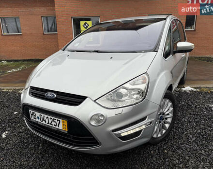 Серый Форд С-Макс, объемом двигателя 2 л и пробегом 254 тыс. км за 8899 $, фото 1 на Automoto.ua