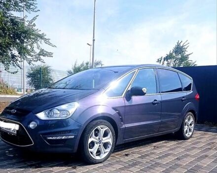 Серый Форд С-Макс, объемом двигателя 2 л и пробегом 21900 тыс. км за 10000 $, фото 1 на Automoto.ua
