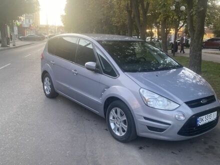 Сірий Форд С-Макс, об'ємом двигуна 2 л та пробігом 230 тис. км за 9500 $, фото 1 на Automoto.ua