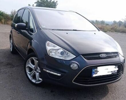 Серый Форд С-Макс, объемом двигателя 2 л и пробегом 218 тыс. км за 10000 $, фото 1 на Automoto.ua