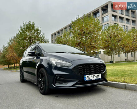 Серый Форд С-Макс, объемом двигателя 2 л и пробегом 77 тыс. км за 25000 $, фото 1 на Automoto.ua