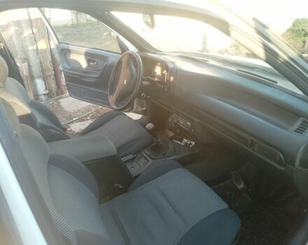 Белый Форд Скорпио, объемом двигателя 2 л и пробегом 300 тыс. км за 1075 $, фото 6 на Automoto.ua