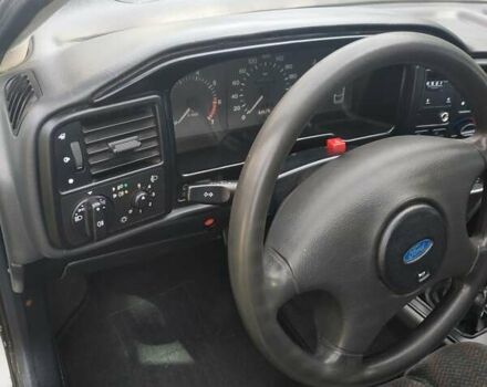 Белый Форд Скорпио, объемом двигателя 2.4 л и пробегом 300 тыс. км за 1600 $, фото 3 на Automoto.ua