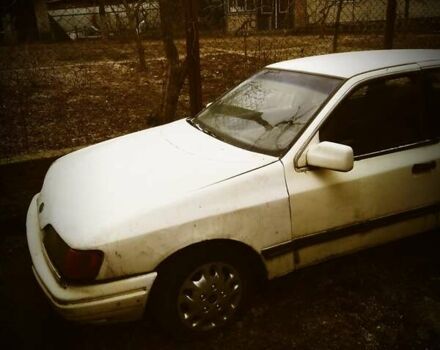 Белый Форд Скорпио, объемом двигателя 1.8 л и пробегом 281 тыс. км за 250 $, фото 1 на Automoto.ua