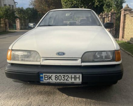 Форд Скорпио 1986 в Ровно на Automoto.ua Белый Форд Скорпио, объемом двигателя 2 л и пробегом 400 тыс. км за 900 $, фото 1 на Automoto.ua
