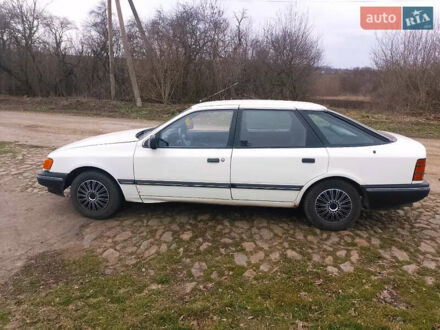 Форд Скорпио 1985 в Новоархангельске на Automoto.ua Белый Форд Скорпио, объемом двигателя 2 л и пробегом 177 тыс. км за 1450 $, фото 1 на Automoto.ua