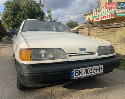 Білий Форд Скорпіо, об'ємом двигуна 2 л та пробігом 400 тис. км за 900 $, фото 1 на Automoto.ua