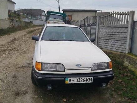 Белый Форд Скорпио, объемом двигателя 2 л и пробегом 250 тыс. км за 1250 $, фото 1 на Automoto.ua