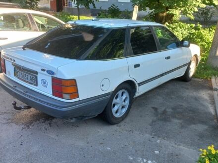 Белый Форд Скорпио, объемом двигателя 3 л и пробегом 345 тыс. км за 811 $, фото 1 на Automoto.ua