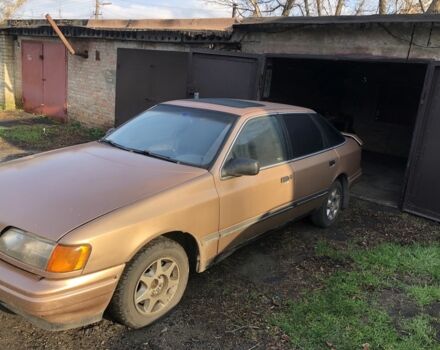 Бежевый Форд Скорпио, объемом двигателя 2.4 л и пробегом 300 тыс. км за 1250 $, фото 1 на Automoto.ua