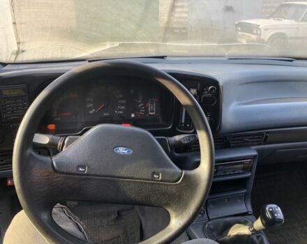 Бежевый Форд Скорпио, объемом двигателя 2.4 л и пробегом 300 тыс. км за 1250 $, фото 10 на Automoto.ua