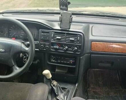 Бежевый Форд Скорпио, объемом двигателя 2 л и пробегом 349 тыс. км за 1000 $, фото 4 на Automoto.ua